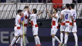 对年轻球员 对年轻球员